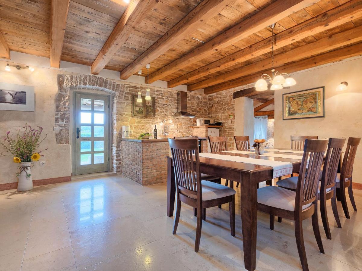Holiday Home Hrelja - Roj418 By Interhome Zminj ภายนอก รูปภาพ